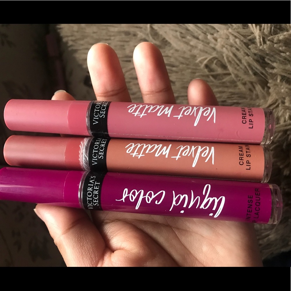 ❗️Sold❗️Victoria’s secret Matt lipsticks